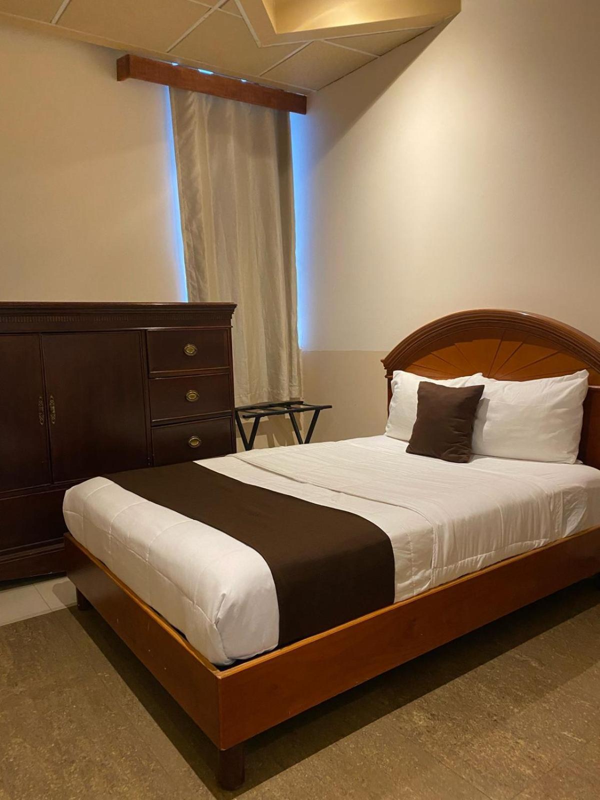 El Regio Hotel มอนแตร์เรย์ ภายนอก รูปภาพ